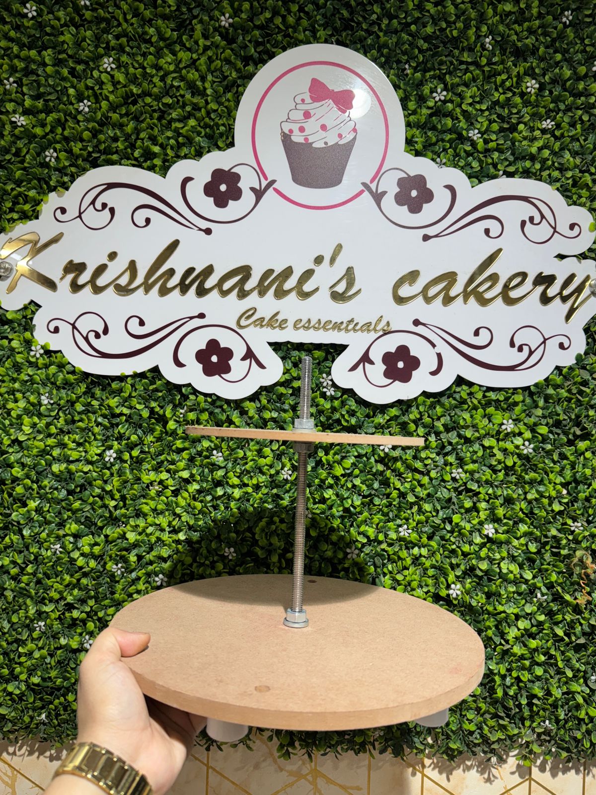 Anti Gravity Cake Stand (10 by 6 inch )