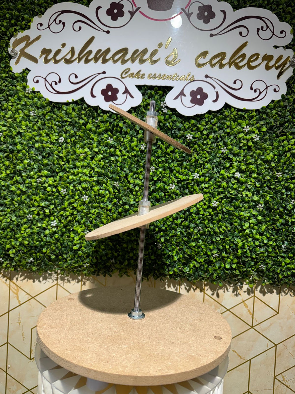 Topsy Turvy Anti-Gravity Cake Stand