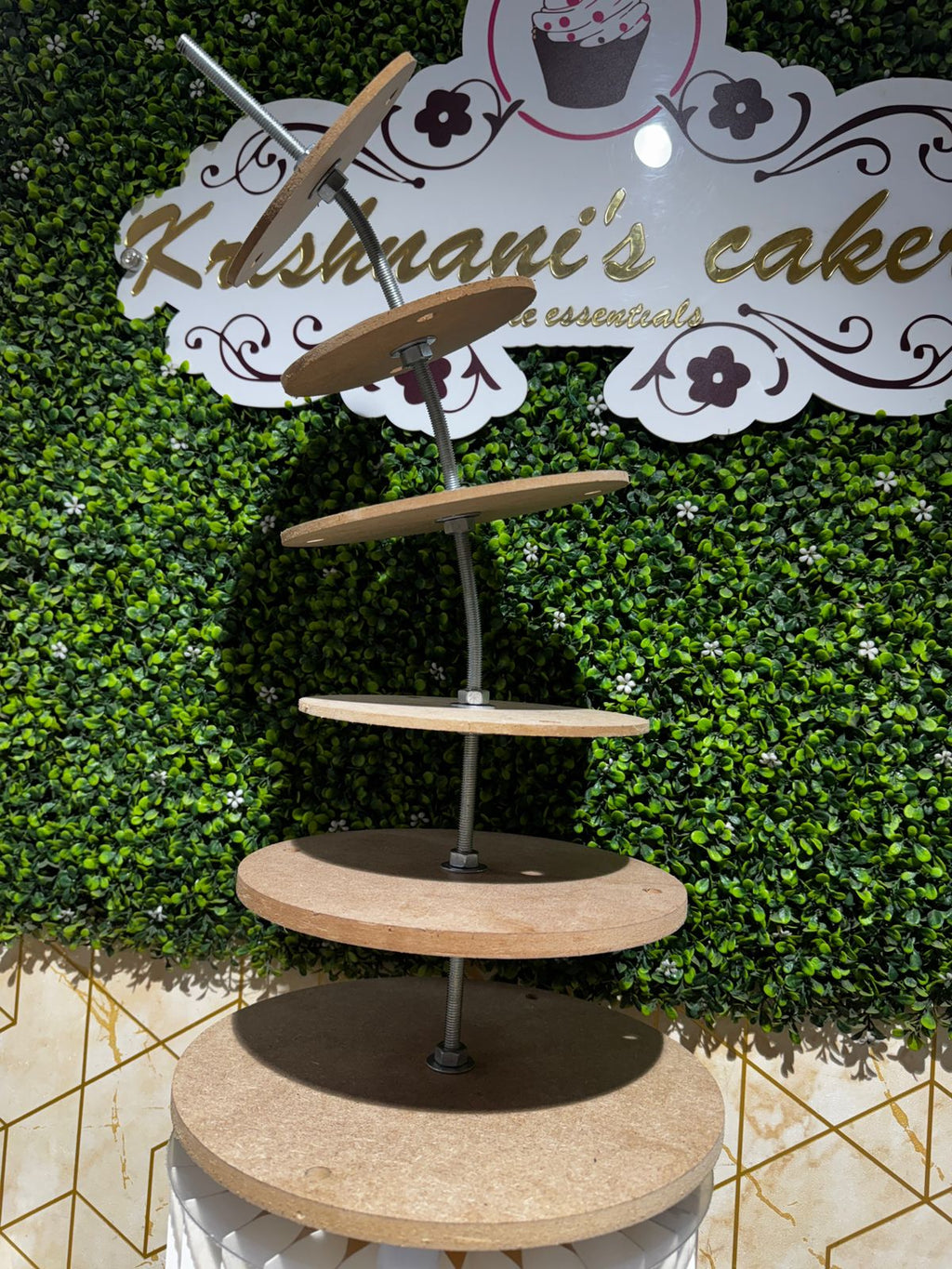 Anti Gravity Turvy Cake Stand (6 tier)