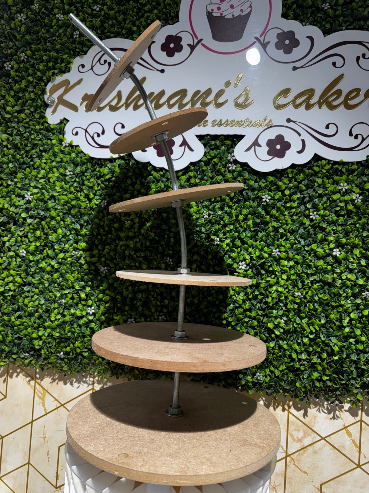 Anti Gravity Turvy Cake Stand (6 tier)