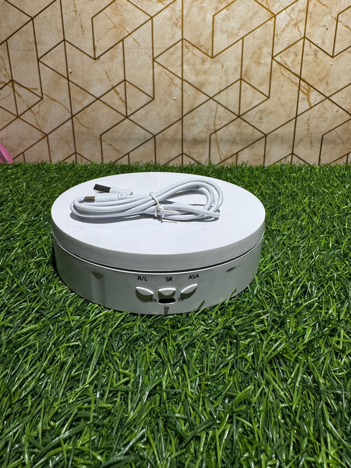 Rotating Cake Stand (weight capacity 8 kgs)