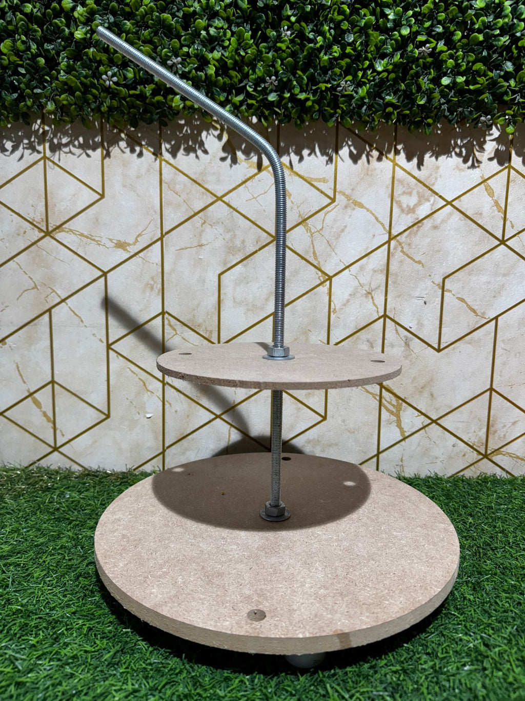 Anti Gravity Cake Stand