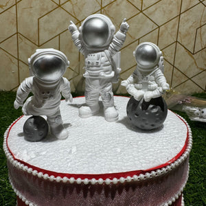 Astronauts Cake toys