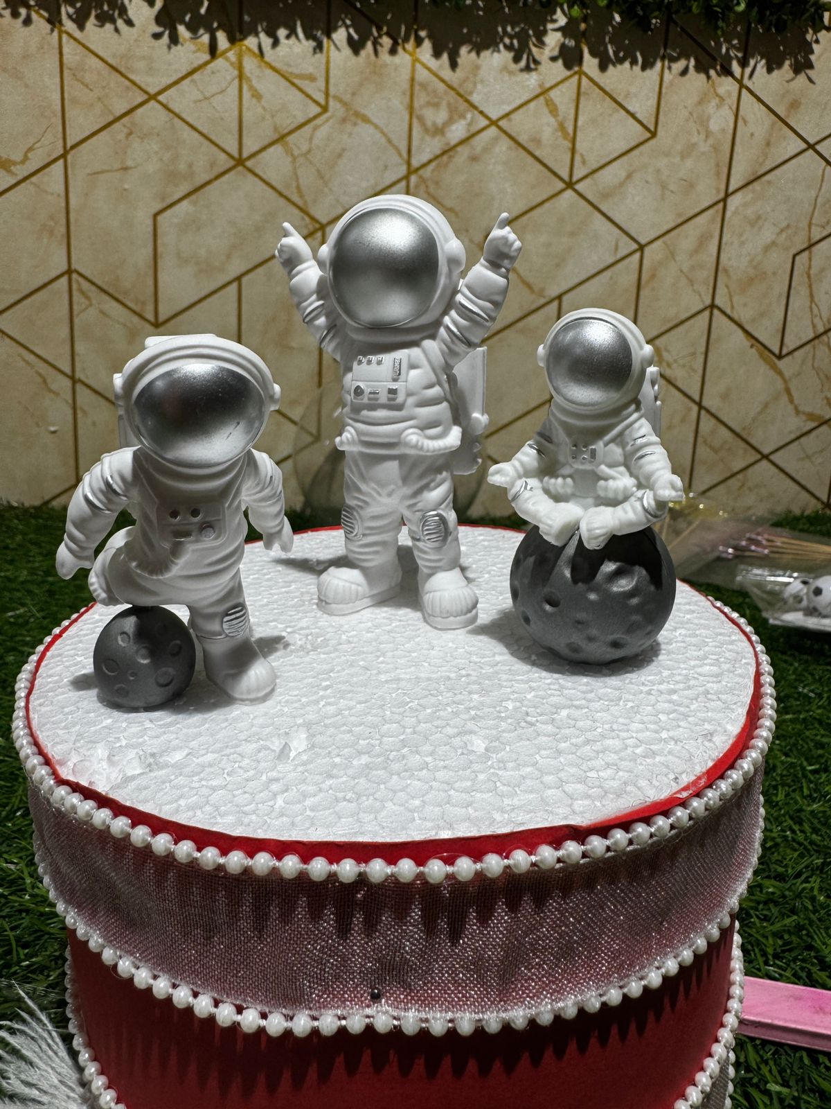 Astronauts Cake toys
