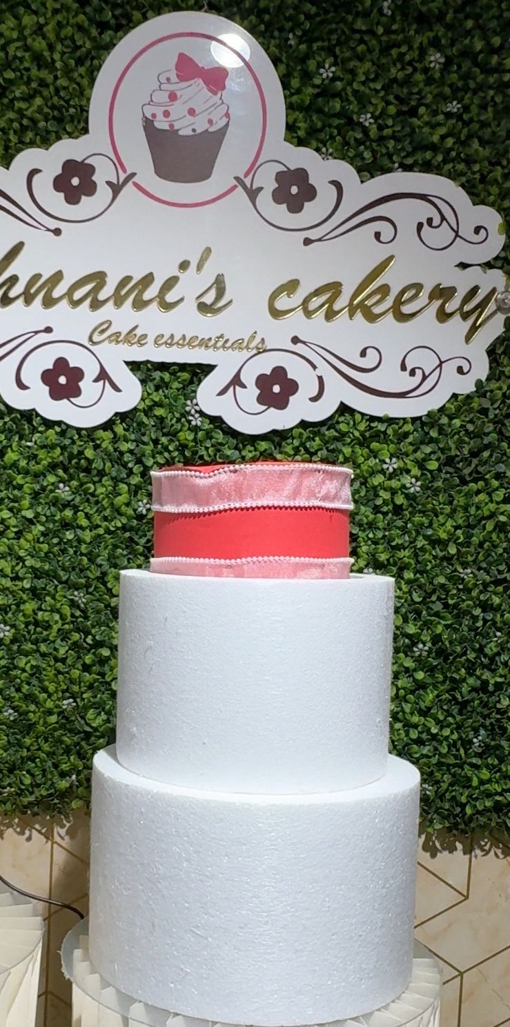 Peekaboo Dummy (Two Tier)