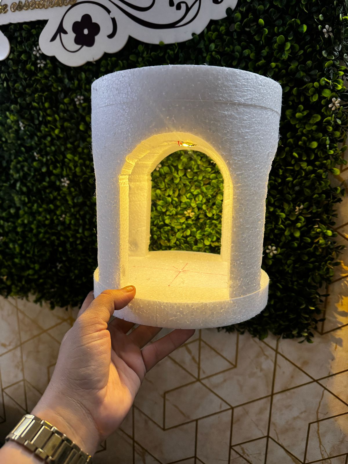 Palace Cake Dummy (Lights Included)