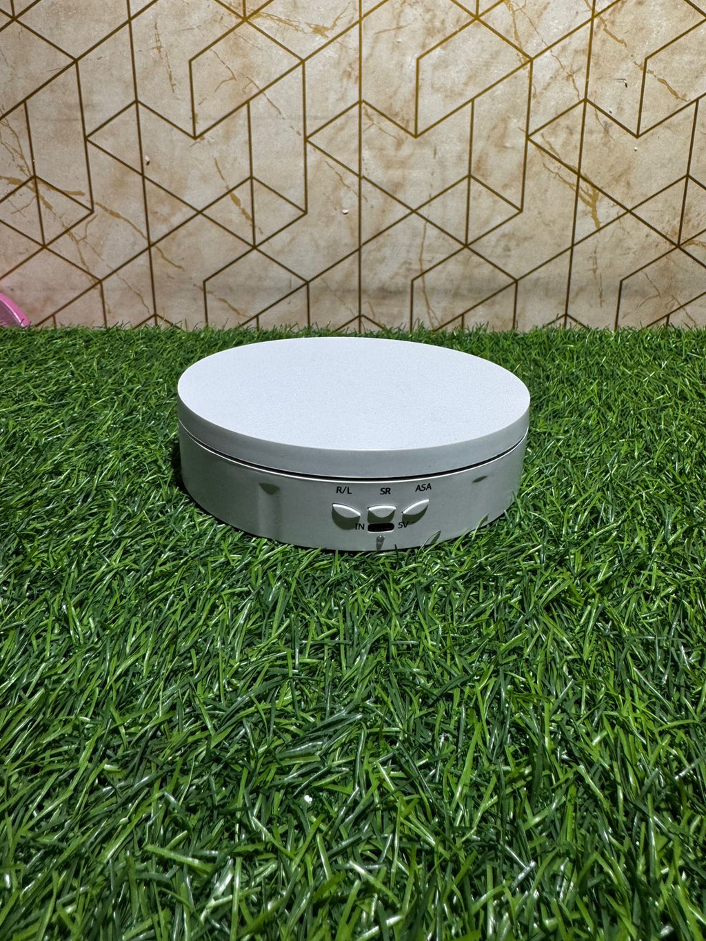 Rotating Cake Stand (weight capacity 8 kgs)