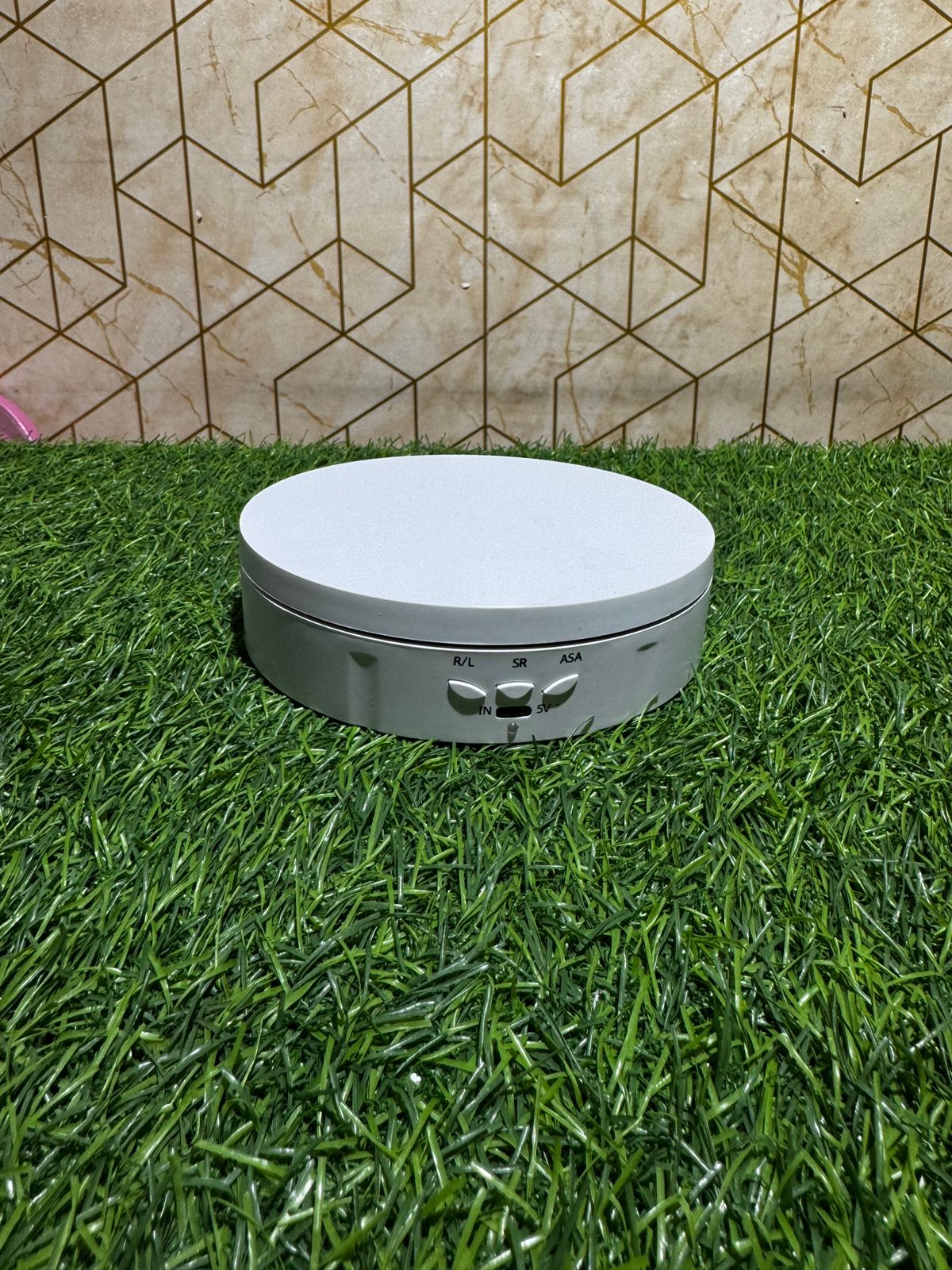 Rotating Cake Stand (weight capacity 8 kgs)