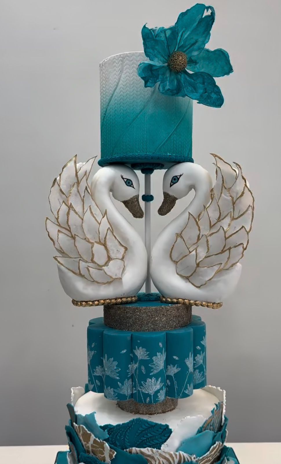 Swan Cake Dummy 8 Inch