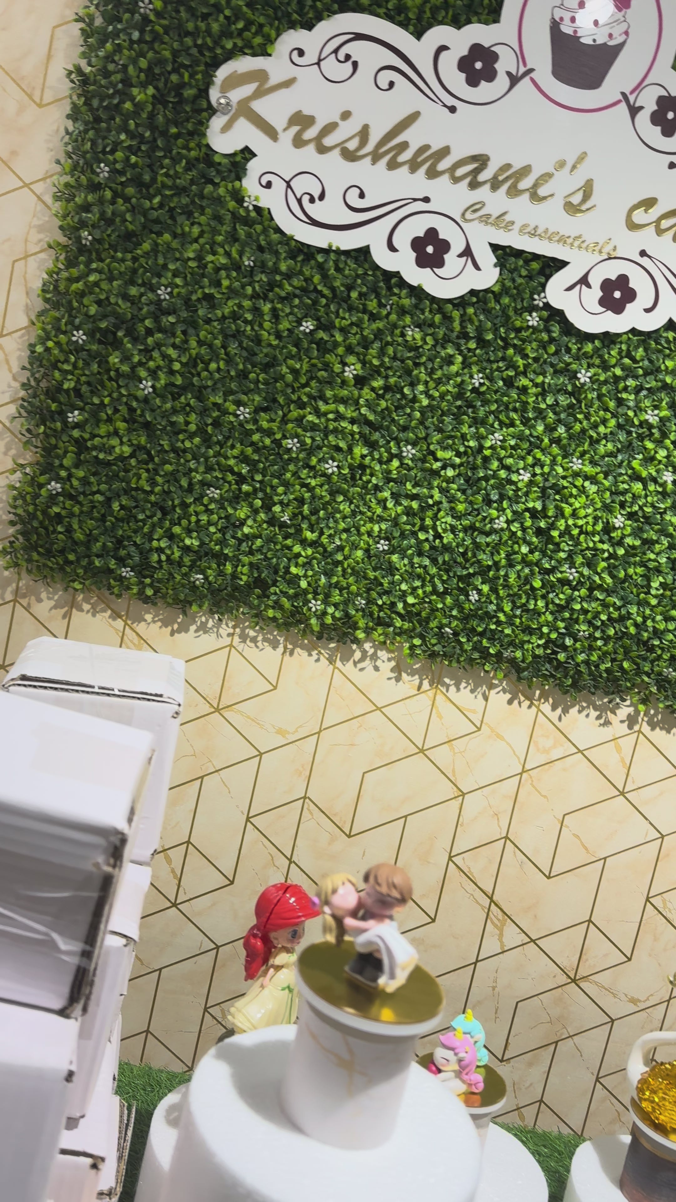 Mini Rotating Cake Stand